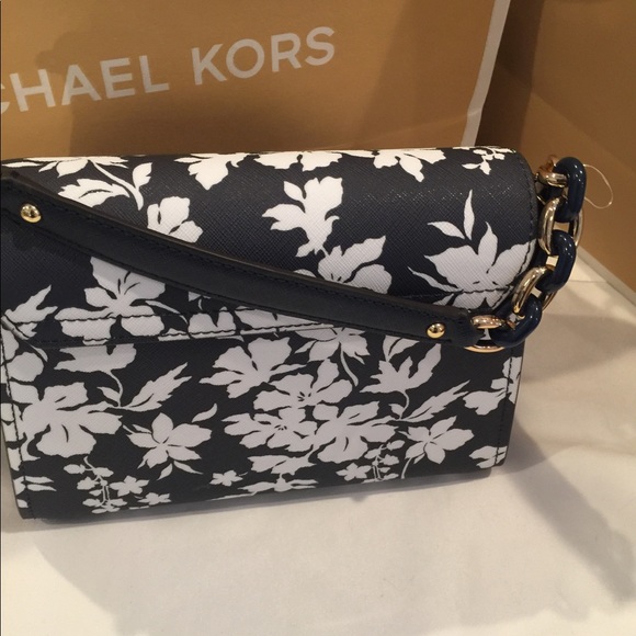 Michael Kors Handbags - ❤️Michael Kors crossby NEW❤️ Final Price